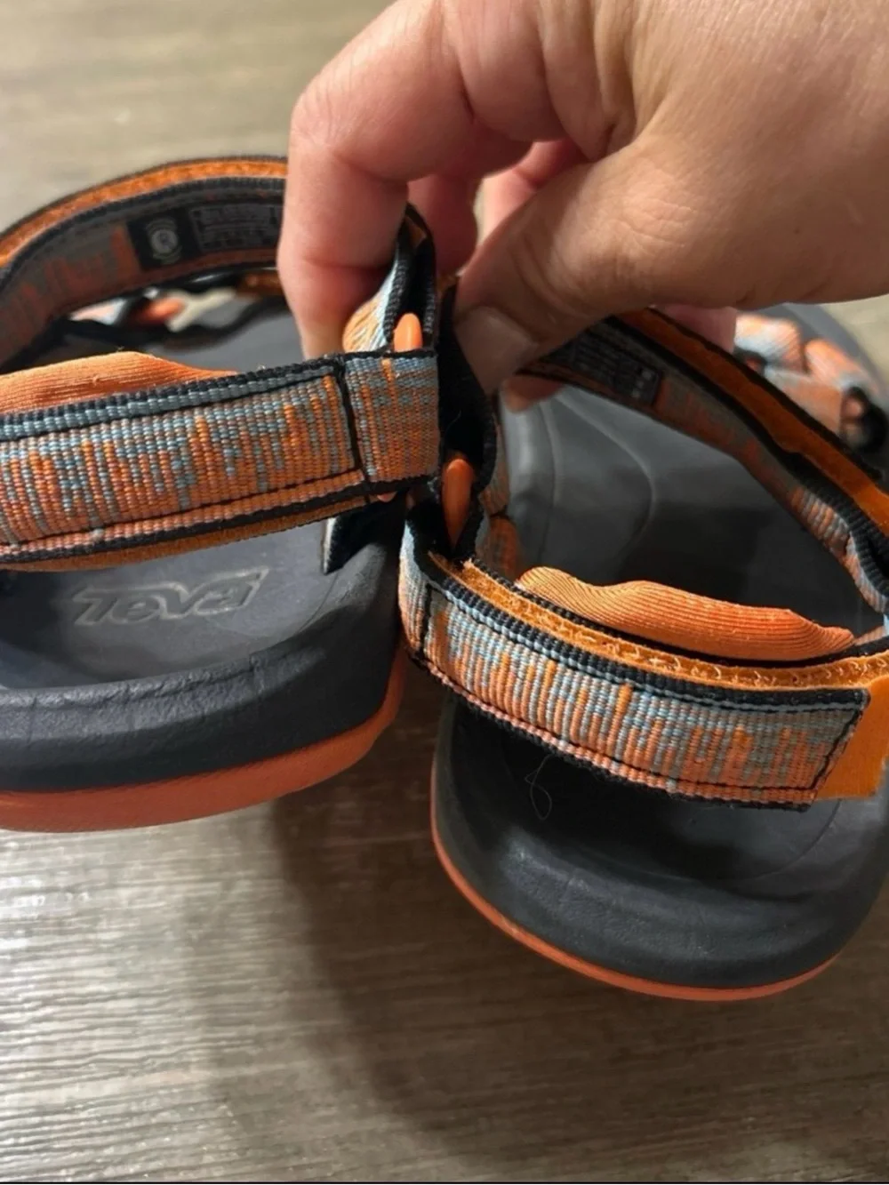 Teva unisex Sandals Outdoors for Kids Strappy Color Orange Sz. 2.